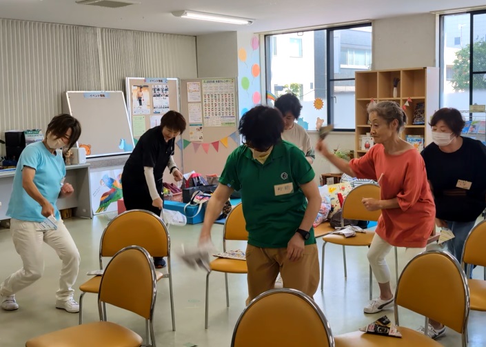 紙鉄砲で「剣の舞」