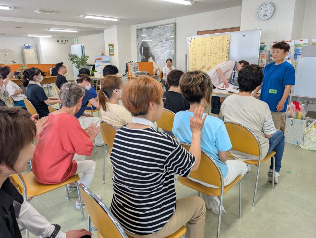 黙って伝える